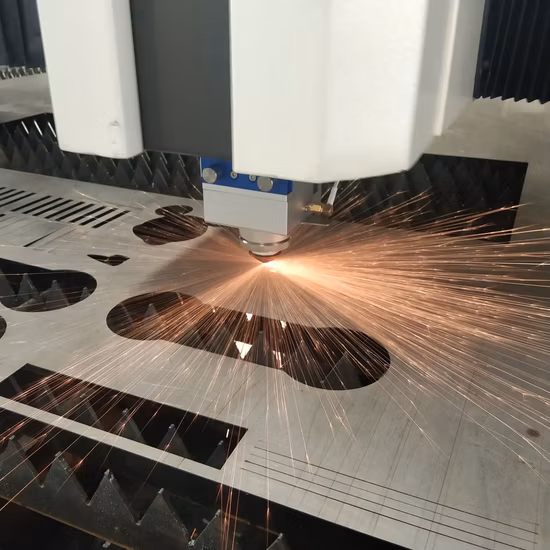 L'usine CNC Ax6015 fournit directement la machine de découpe laser à fibre 1.5kw
