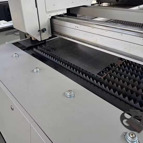Machine de découpe laser à fibre métallique CNC, coupeur 1kw/1.5kw/2kw/3kw avec certification CE à vendre